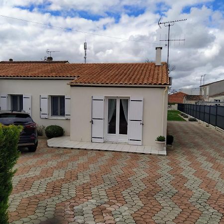 Maison Plain Pied Avec Jardin, Terrasse Et Veranda Cognac Bagian luar foto